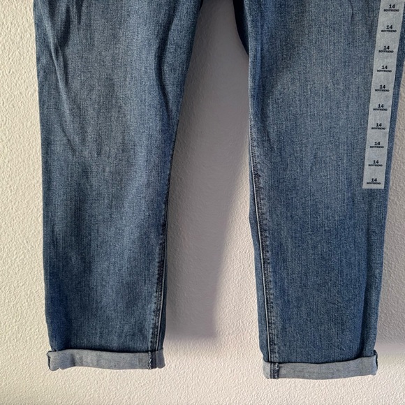 Casual Chic Old Navy Boyfriend Jeans Relaxed Fit Kelsey Denim Size 14 NEW - Picture 6 of 16